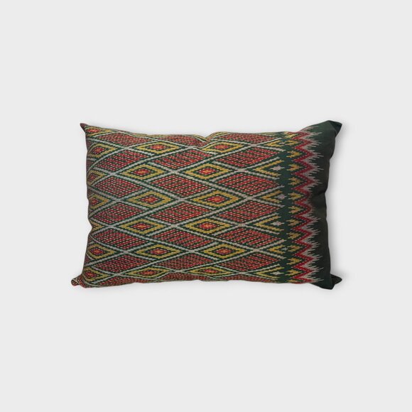 Ikat pillow, India - Picture 1 of 4
